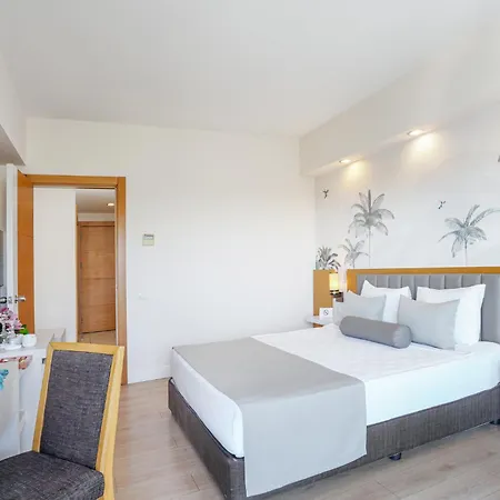 Aluna Hotel