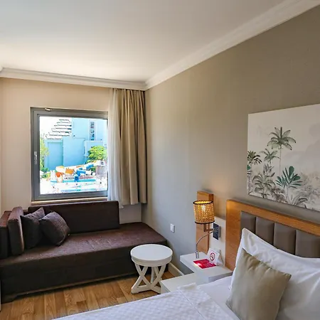Aluna Hotel