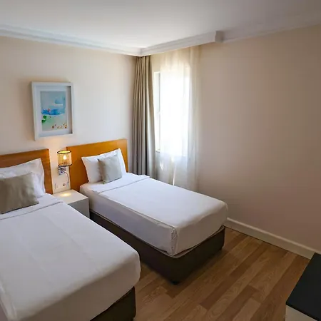 فندق Aluna 5*