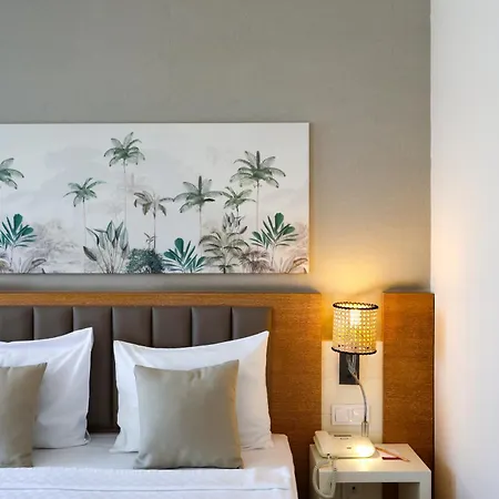 Aluna Hotel